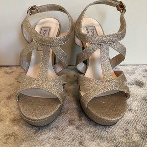 5.5 Touch Ups gold/beige heels